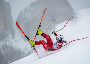 Thierry Henry rejoint les joueurs de léquipe de France dans leur appel à voter contre les extrêmes aux élections législatives Une prise de position forte   Viral Mag