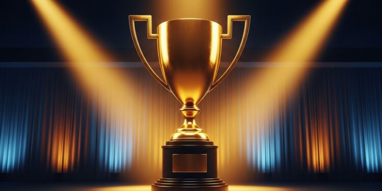 Une imposante statue dorée de Donald Trump Don Colossus reste bloquée dans un atelier depuis plus dun an à cause dun impayé lié à un memecoin effondré Symbole de linstabilité crypto et des ambitions démesurées   Viral Mag