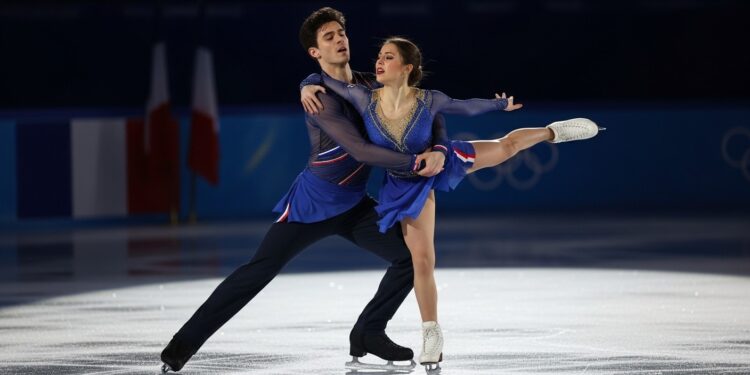 Découvrez comment suivre en direct Guillaume Cizeron et Laurence Fournier Beaudry en danse sur glace aux JO dhiver 2026 horaires chaînes et la polémique qui entoure le duo français   Viral Mag