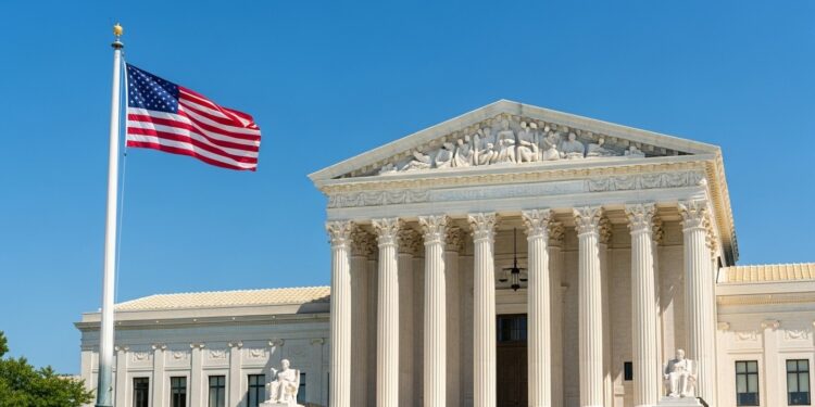 Trump Accuse la Cour Suprême de Favoriser la Chine - Viral Mag Donald Trump fustige la Cour suprême après linvalidation de ses droits de douane laccusant de favoriser la Chine Hausse à 15 immédiate et attaques virulentes sur Truth Social Viral Mag