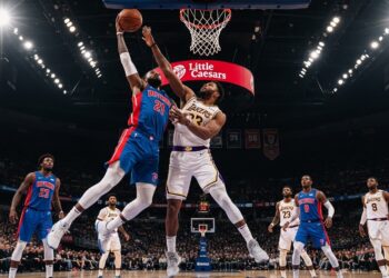 Valentin Claireaux attaquant clé de léquipe de France de hockey sur glace annonce sa retraite sportive à seulement 33 ans Retour sur une carrière exceptionnelle   Viral Mag