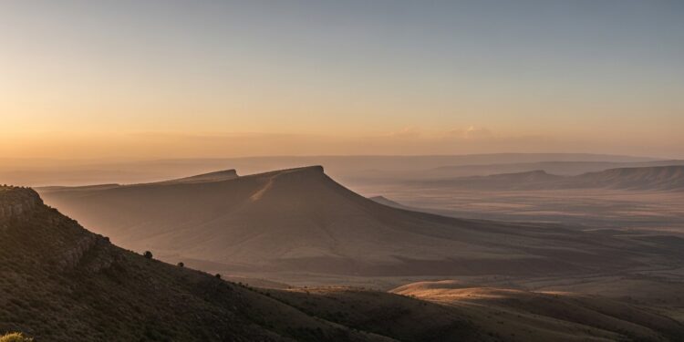Le Premier ministre éthiopien Abiy Ahmed affirme privilégier le dialogue face aux tensions croissantes au Tigré après des combats récents et des déploiements militaires Craintes dun nouveau conflit dans cette région meurtrie   Viral Mag